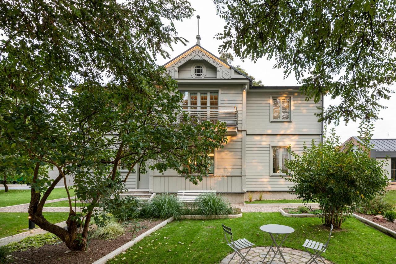 Suite With Private Bathroom At Three Bedroom Interwar Villa Grabyte With Daily Spaces To Share By Pine Forest On The Bank Of The River- 8Min By Car From Old Town Kaunas Exterior photo