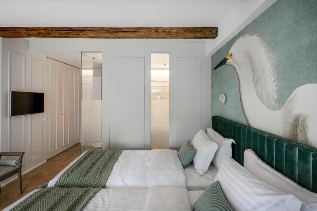 Suite With Private Bathroom At Three Bedroom Interwar Villa Grabyte With Daily Spaces To Share By Pine Forest On The Bank Of The River- 8Min By Car From Old Town Kaunas Exterior photo